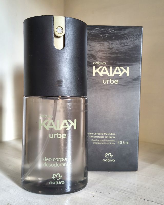 Spray Corporal Kaiak Urbe – Desodorante corporal masculino · 100ml – Natura en Ailu Showroom, perfumería en Ensenada con envíos a toda Argentina